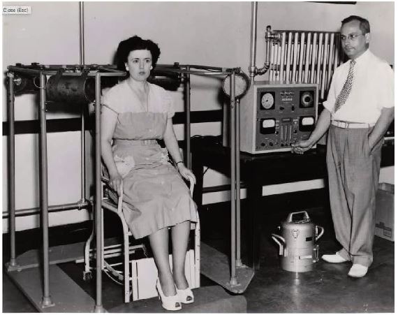 Terapia con 131I. Saul Hertz 1940. Fuente Lugares Emblemáticos Nacionales en la Historia de la Química El desarrollo de la levadura química Saul Hertz y los usos del yodo en radiomedicina (consultado el 08 del 08 del 2024) www.acs.org/landmarks.